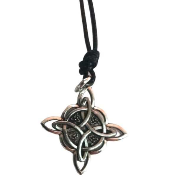 Nudo De Bruja (Con Cadena) 3cm