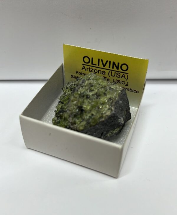 PIEDRA en bruto, natural OLIVINO