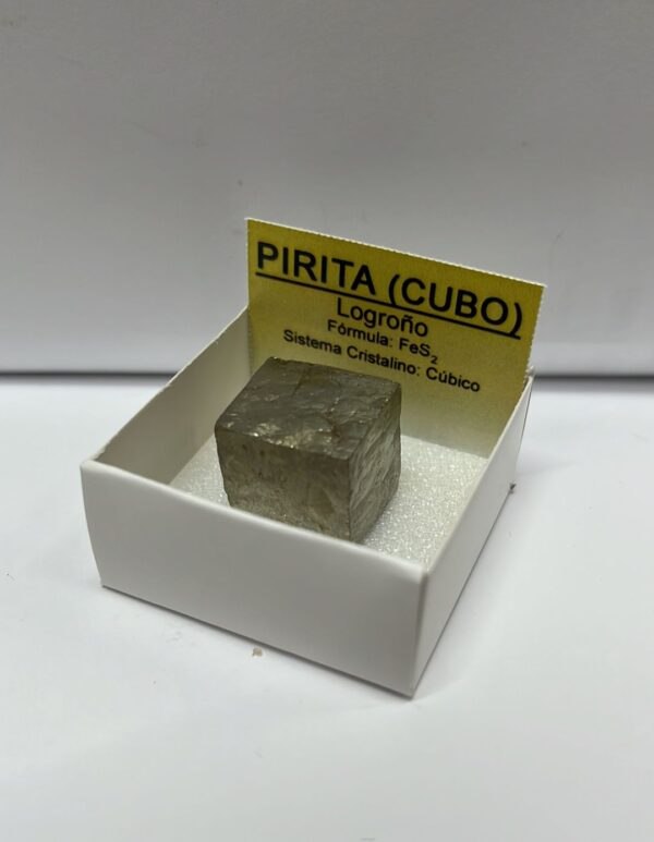 PIEDRA en bruto, natural PIRITA CUBO