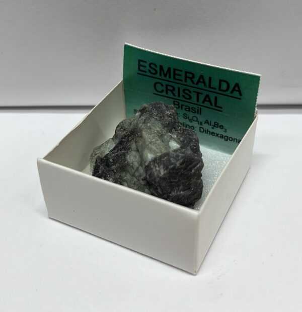 PIEDRA ESMERALDA Cristal Natural , en bruto 3cm x 3cm aprox